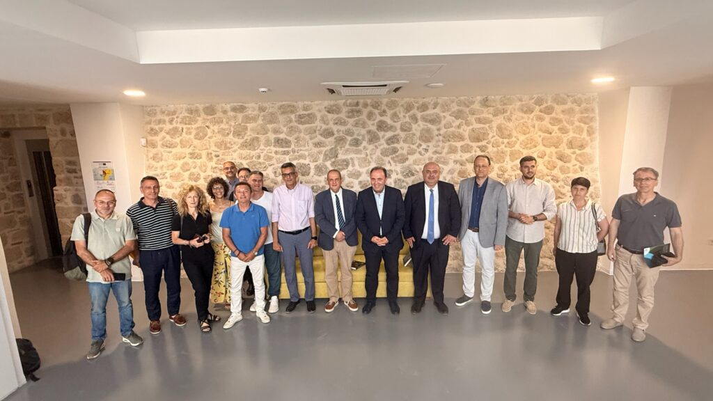 Aχαΐα: Ψηφιακή αναβάθμιση της δακοκτονίας με υπογραφή συνεργασίας ΠΔΕ-ΕΛΓΟ ΔΗΜΗΤΡΑ, στην Πάτρα ΦΩΤΟ 30 Aχαΐα: Ψηφιακή αναβάθμιση της δακοκτονίας με υπογραφή συνεργασίας ΠΔΕ-ΕΛΓΟ ΔΗΜΗΤΡΑ, στην Πάτρα ΦΩΤΟ