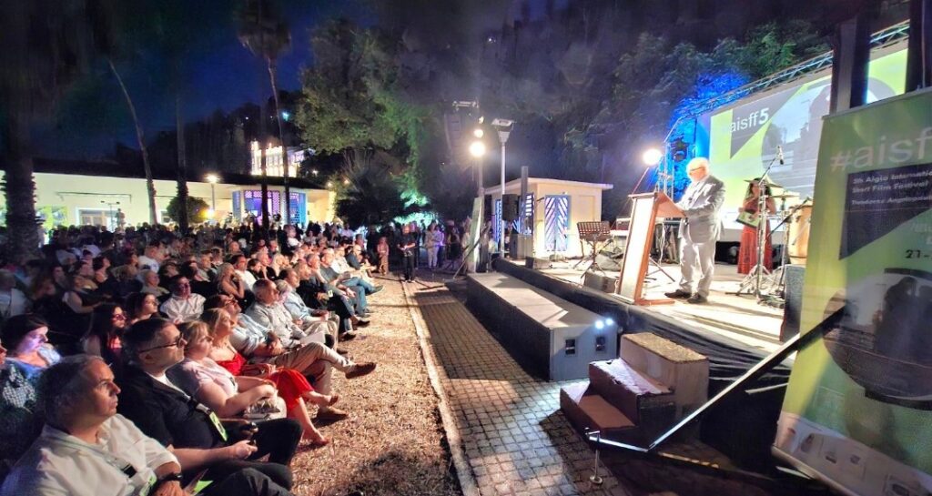 Παρούσα η Περιφέρεια στο 5ο Διεθνές Φεστιβάλ Ταινιών Μικρού Μήκους Αιγίου ΦΩΤΟ 28 Παρούσα η Περιφέρεια στο 5ο Διεθνές Φεστιβάλ Ταινιών Μικρού Μήκους Αιγίου ΦΩΤΟ