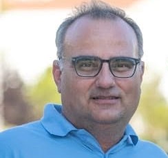 «Κάνουν μνημόσυνα με ξένα κόλλυβα...»