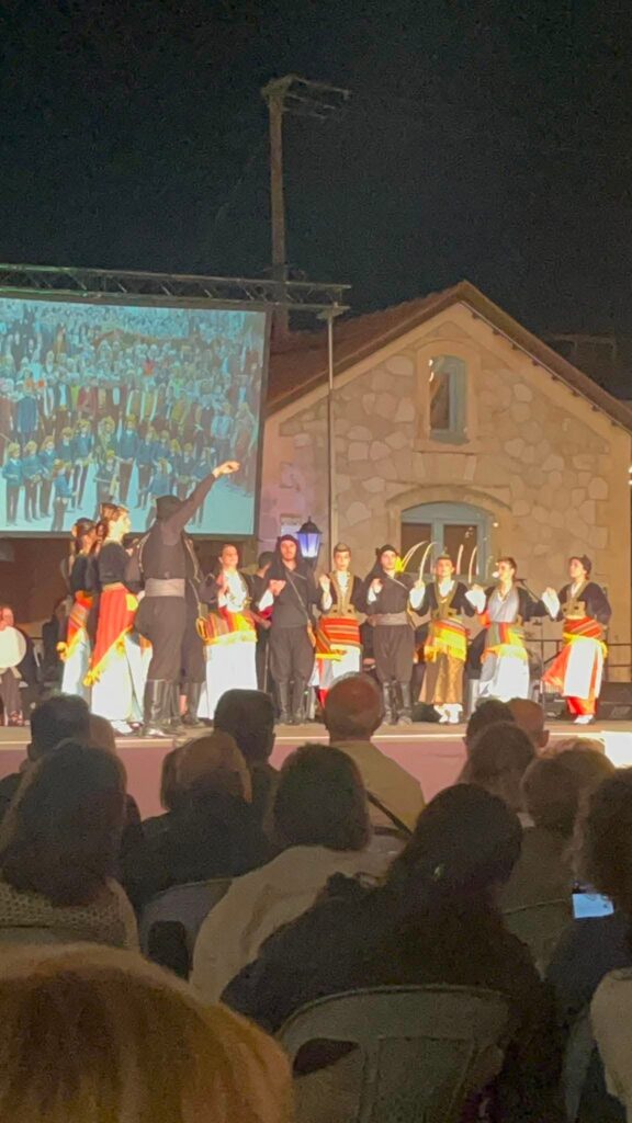 Η παράσταση «Εγώ η θάλασσα» με διαδρομές των Ρωμιών, στα Παλαιά Σφαγεία 30 Η παράσταση «Εγώ η θάλασσα» με διαδρομές των Ρωμιών, στα Παλαιά Σφαγεία
