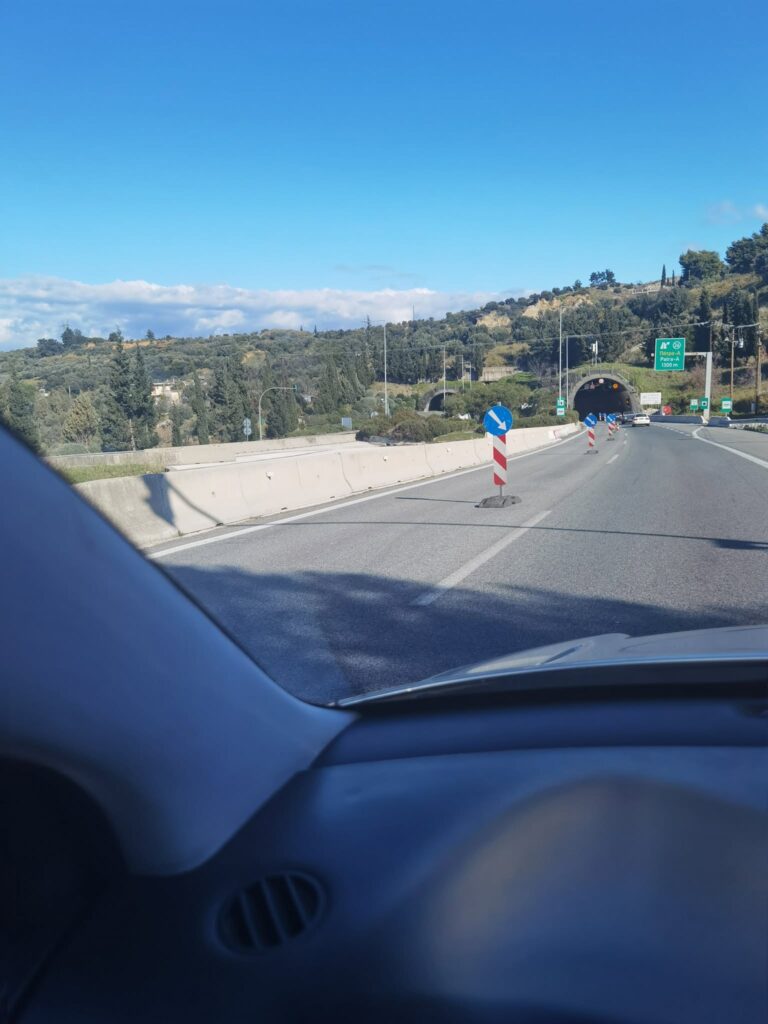 Πάτρα: Πετροπόλεμος «εφιάλτης» στην Περιμετρική - «Πεδίο βολής» - Μαρτυρίες που κόβουν την ανάσα ΦΩΤΟ 30 Πάτρα: Πετροπόλεμος «εφιάλτης» στην Περιμετρική - «Πεδίο βολής» - Μαρτυρίες που κόβουν την ανάσα ΦΩΤΟ
