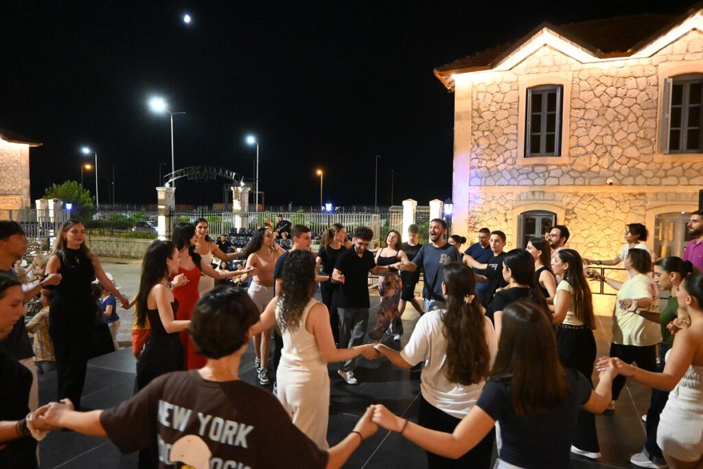 Το Χορευτικό του Δήμου Πατρέων στα Παλαιά Σφαγεία ΦΩΤΟ 37 Το Χορευτικό του Δήμου Πατρέων στα Παλαιά Σφαγεία ΦΩΤΟ