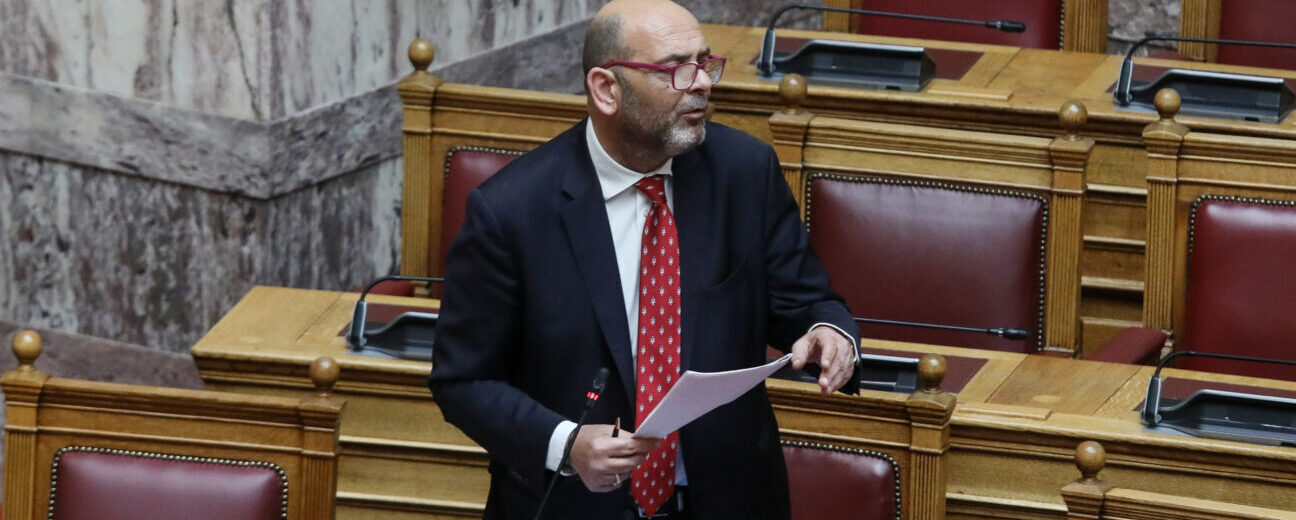 Αχαΐα: Πάνω 300 άνθρωποι του Πολιτισμού καταδικάζουν τις δηλώσεις Φωτήλα για το ΚΚΕ - «Ανιστόρητες και προσβλητικές»