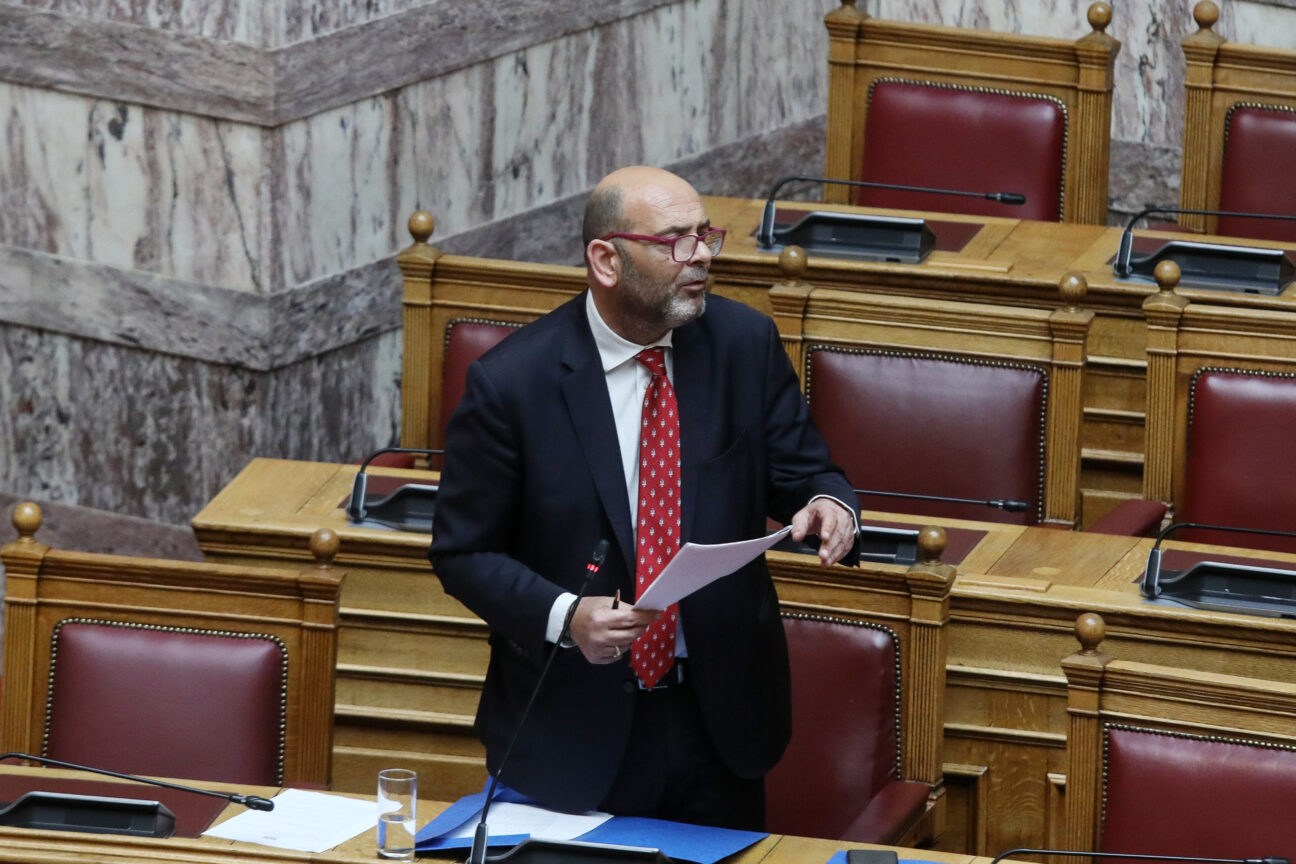 Αχαΐα: Πάνω 300 άνθρωποι του Πολιτισμού καταδικάζουν τις δηλώσεις Φωτήλα για το ΚΚΕ - «Ανιστόρητες και προσβλητικές»