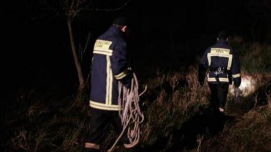 Άνδρας σε δύσβατη περιόχη