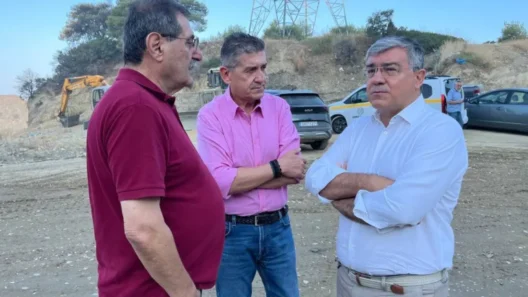 Πάτρα: Βολές κατά Αλεξόπουλου για τον ΧΥΤΑ Ξερόλακκας, από κατοίκους 40 Πάτρα: Βολές κατά Αλεξόπουλου για τον ΧΥΤΑ Ξερόλακκας, από κατοίκους