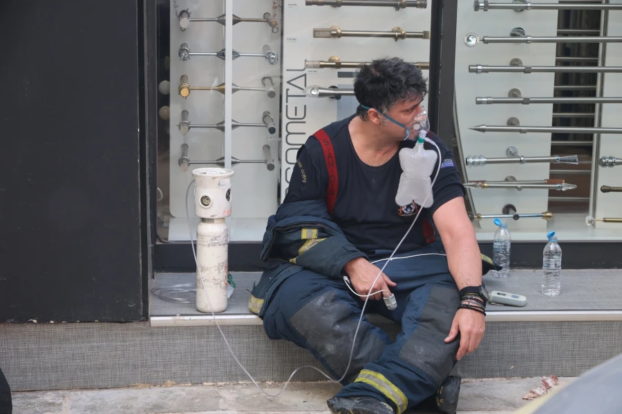 Καλλιθέα: Συγκλονιστικές σκηνές από τη φωτιά σε οικεία - Ένοικος σώθηκε την τελευταία στιγμή ΦΩΤΟ 34 Καλλιθέα: Συγκλονιστικές σκηνές από τη φωτιά σε οικεία - Ένοικος σώθηκε την τελευταία στιγμή ΦΩΤΟ