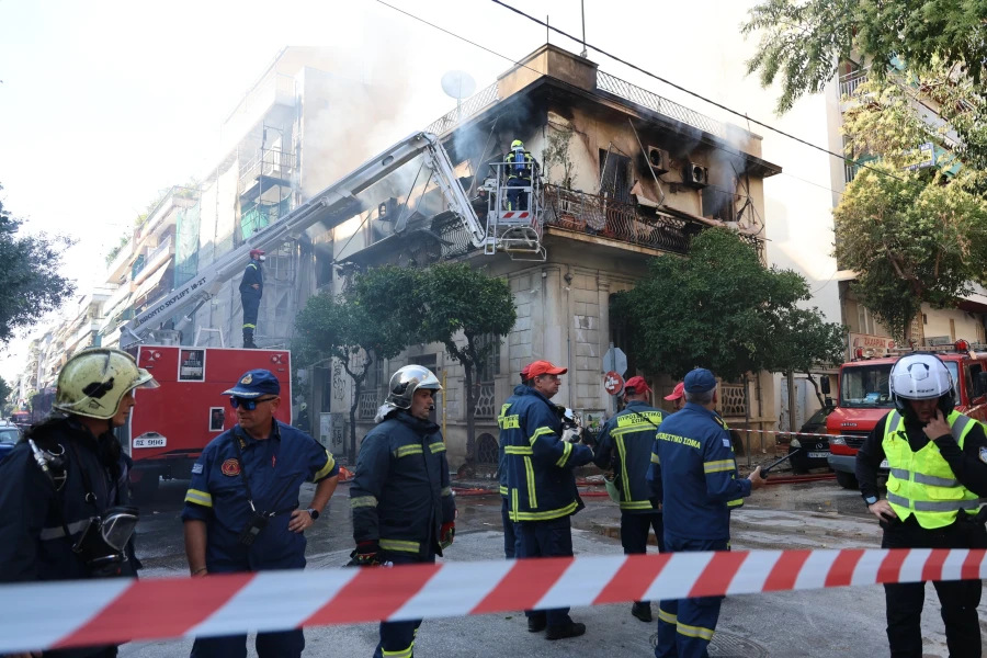 Καλλιθέα: Συγκλονιστικές σκηνές από τη φωτιά σε οικεία - Ένοικος σώθηκε την τελευταία στιγμή ΦΩΤΟ 29 Καλλιθέα: Συγκλονιστικές σκηνές από τη φωτιά σε οικεία - Ένοικος σώθηκε την τελευταία στιγμή ΦΩΤΟ