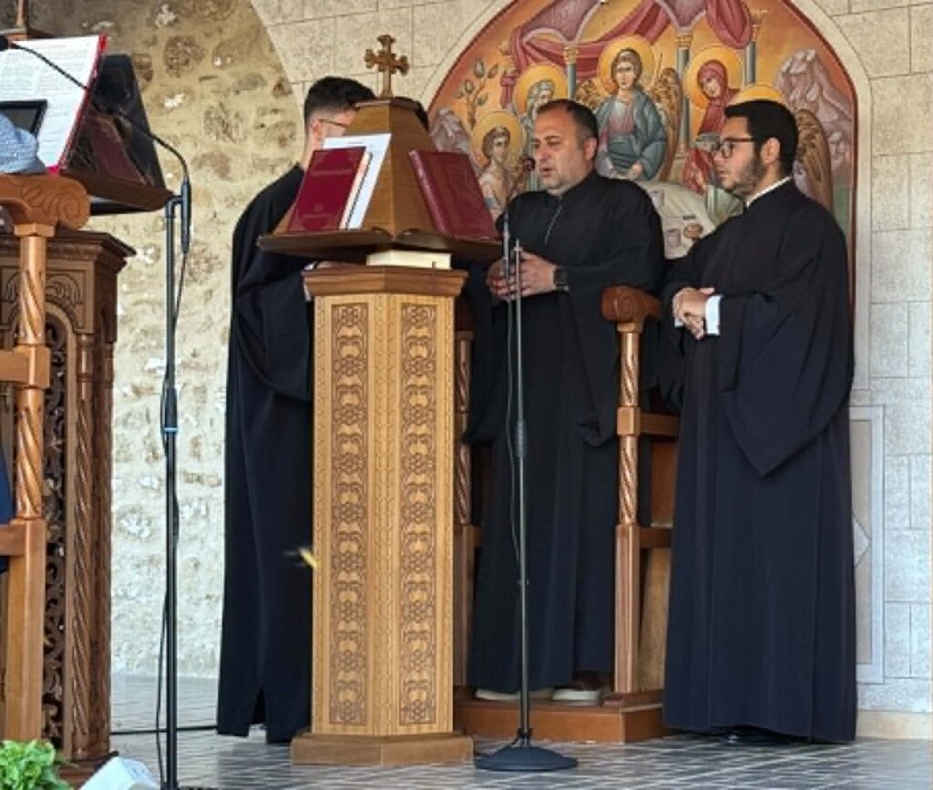 Στην Μονή Αγίας Τριάδος Ακράτας ο Μητροπολίτης Ιερώνυμος ΦΩΤΟ