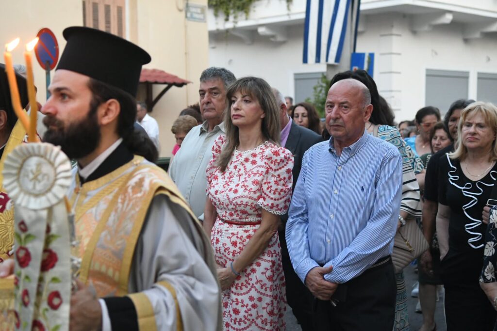 Στις θρησκευτικές εκδηλώσεις του Αγίου Πνεύματος, στελέχη της δημοτικής αρχής ΦΩΤΟ; 34 Στις θρησκευτικές εκδηλώσεις του Αγίου Πνεύματος, στελέχη της δημοτικής αρχής ΦΩΤΟ;