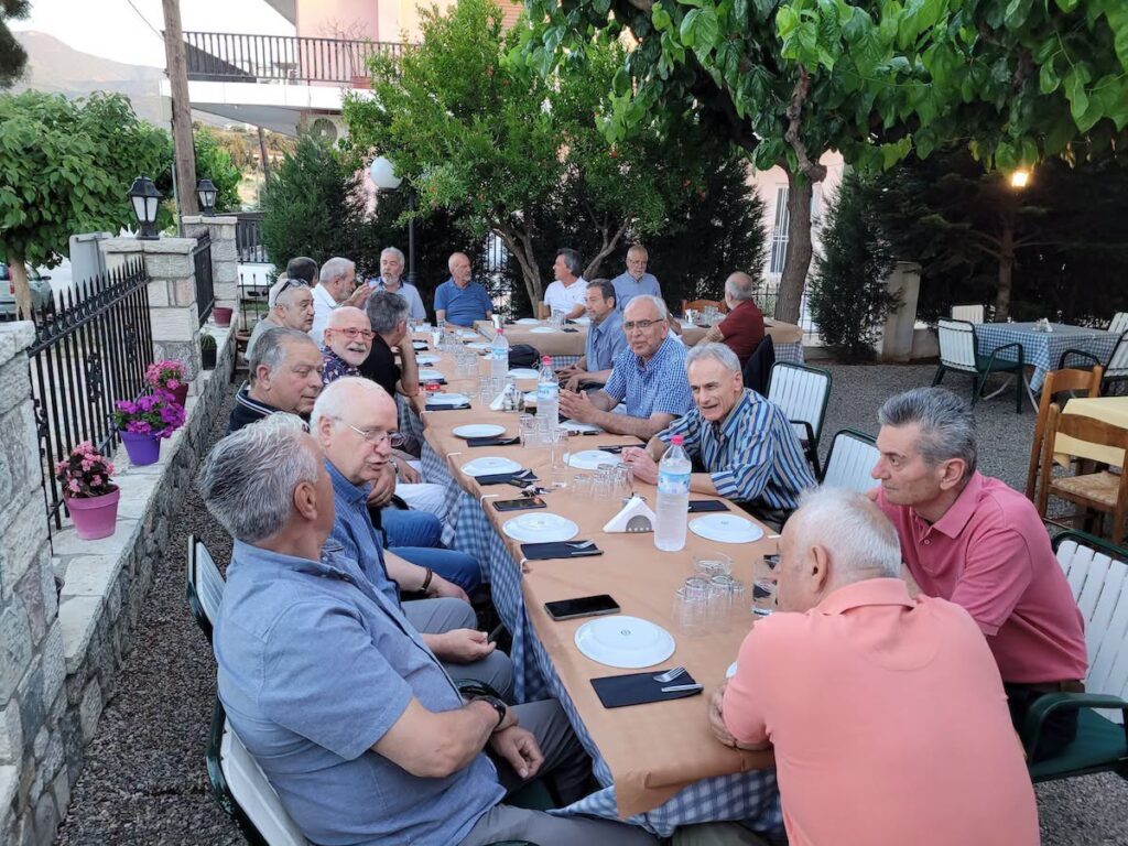 50 χρόνια μετά, συνάντηση της ΣΤ2 του Γυμνασίου Αρρένων Αιγίου ΦΩΤΟ 28 50 χρόνια μετά, συνάντηση της ΣΤ2 του Γυμνασίου Αρρένων Αιγίου ΦΩΤΟ