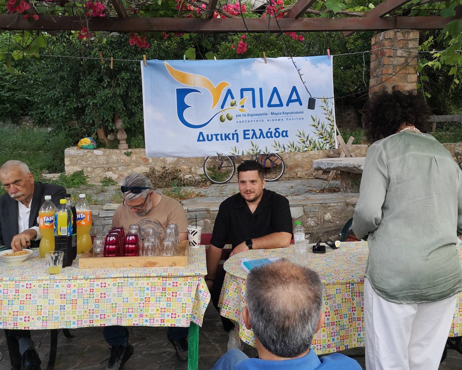 Αχαΐα: Πρεμιέρα για το κόμμα «Ελπίδα» της Μαρίας Καρυστιανού - Εκδήλωση και...μία μεταγραφή από ΠΑΣΟΚ ΦΩΤΟ 33 Αχαΐα: Πρεμιέρα για το κόμμα «Ελπίδα» της Μαρίας Καρυστιανού – Εκδήλωση και…μία μεταγραφή από ΠΑΣΟΚ ΦΩΤΟ