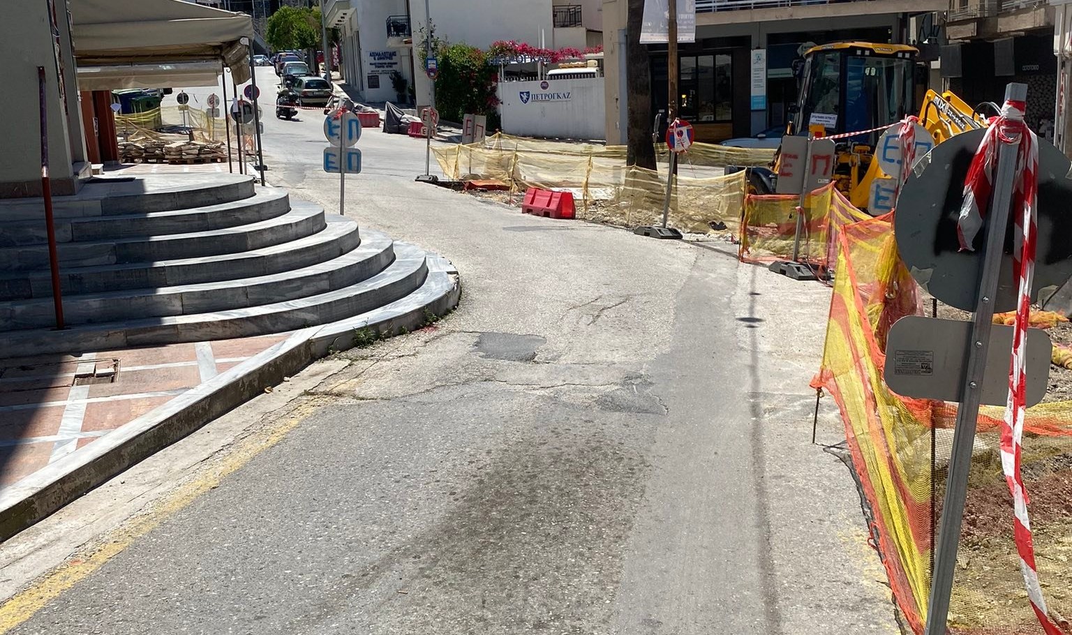 Πάτρα: Παγίδα για οδηγούς μπροστά σε εκκλησία - Σπάνε ζάντες και λάστιχα ΦΩΤΟ