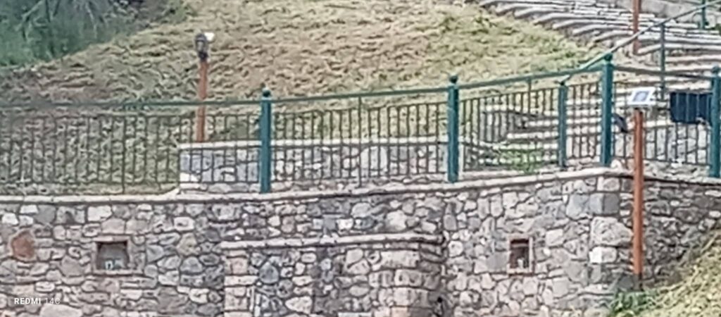 Καλάβρυτα: «Λάμπει» το χωριό στον κεντρικό δρόμο, από Σπήλαιο Λιμνών ΦΩΤΟ 30 Καλάβρυτα: «Λάμπει» το χωριό στον κεντρικό δρόμο, από Σπήλαιο Λιμνών ΦΩΤΟ