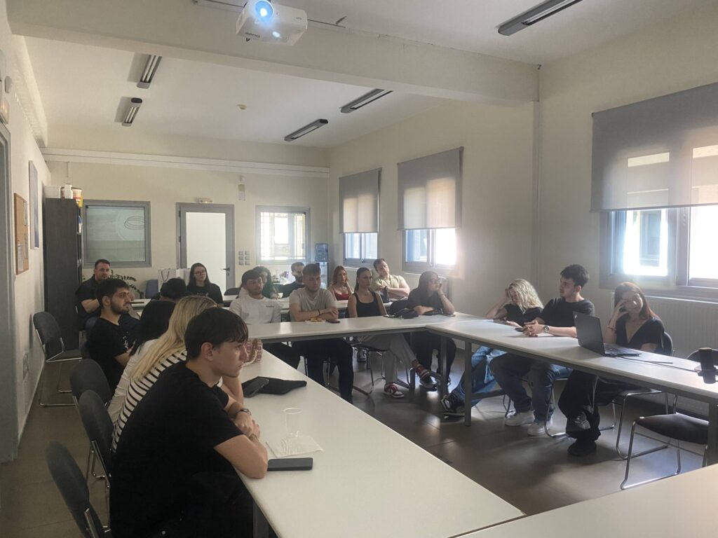 Εκπαιδευτική επίσκεψη της Πειραματικής ΣΑΕΚ Πάτρας σε βιομηχανία στο Ευπάλιο ΦΩΤΟ 29 Εκπαιδευτική επίσκεψη της Πειραματικής ΣΑΕΚ Πάτρας σε βιομηχανία στο Ευπάλιο ΦΩΤΟ