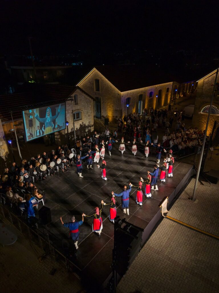 Μουσικοχορευτική παράσταση από τις «Ροές, Χορός Δράσεις Πολιτισμού» στα Παλαιά Σφαγεία Πάτρας ΦΩΤΟ 29 Μουσικοχορευτική παράσταση από τις «Ροές, Χορός Δράσεις Πολιτισμού» στα Παλαιά Σφαγεία Πάτρας ΦΩΤΟ