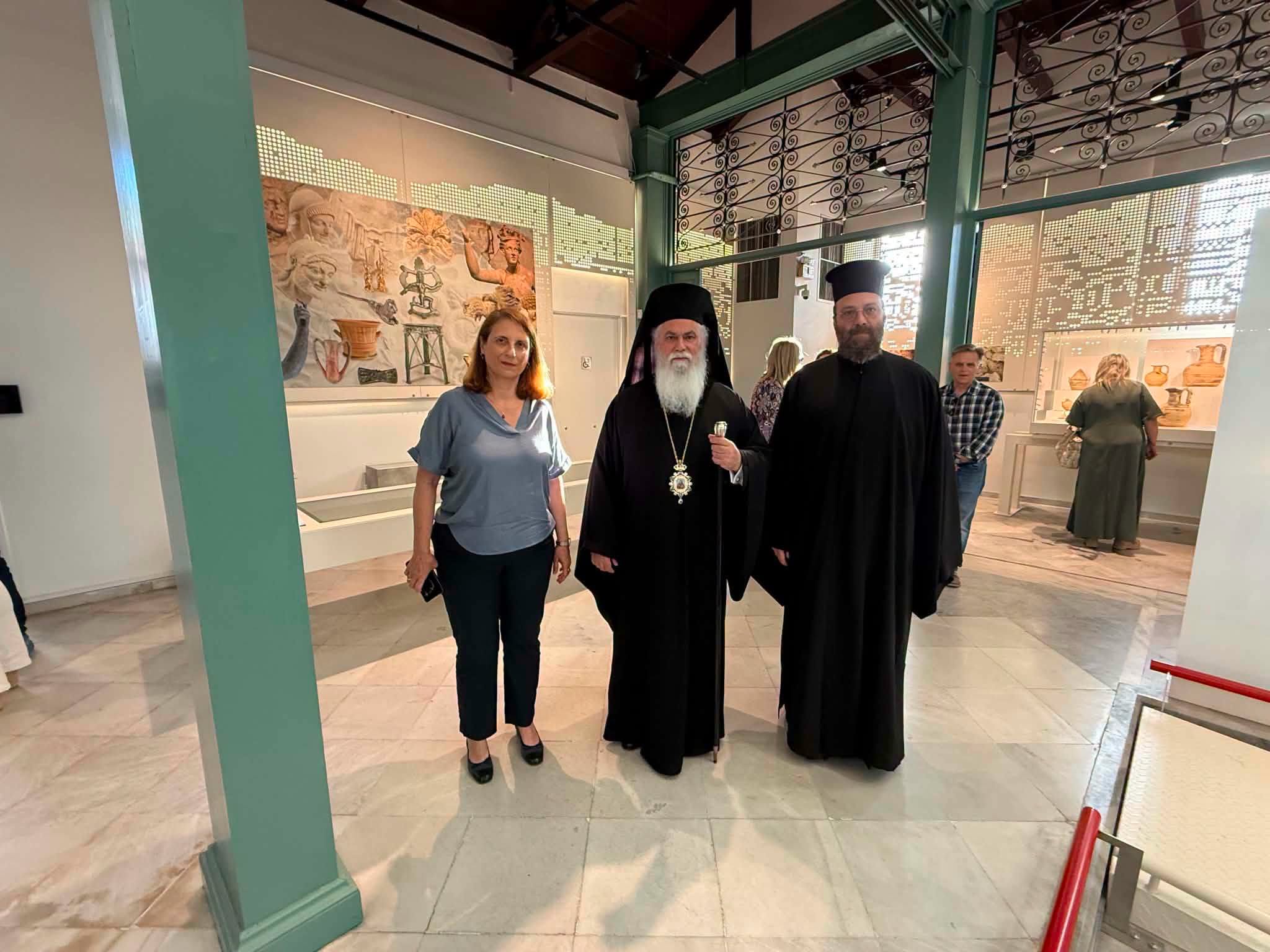 Ο Μητροπολίτης Ιερώνυμος στις εκθέσεις του Μουσείου Αιγίου «Αιγιαλείας περιήγησις» ΦΩΤΟ 4 Ο Μητροπολίτης Ιερώνυμος στις εκθέσεις του Μουσείου Αιγίου «Αιγιαλείας περιήγησις» ΦΩΤΟ