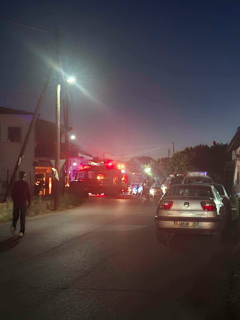 Αίγιο: Συναγερμός για φωτιά σε σπίτι, με σωτήρια επέμβαση της Πυροσβεστικής ΦΩΤΟ 28 Αίγιο: Συναγερμός για φωτιά σε σπίτι, με σωτήρια επέμβαση της Πυροσβεστικής ΦΩΤΟ