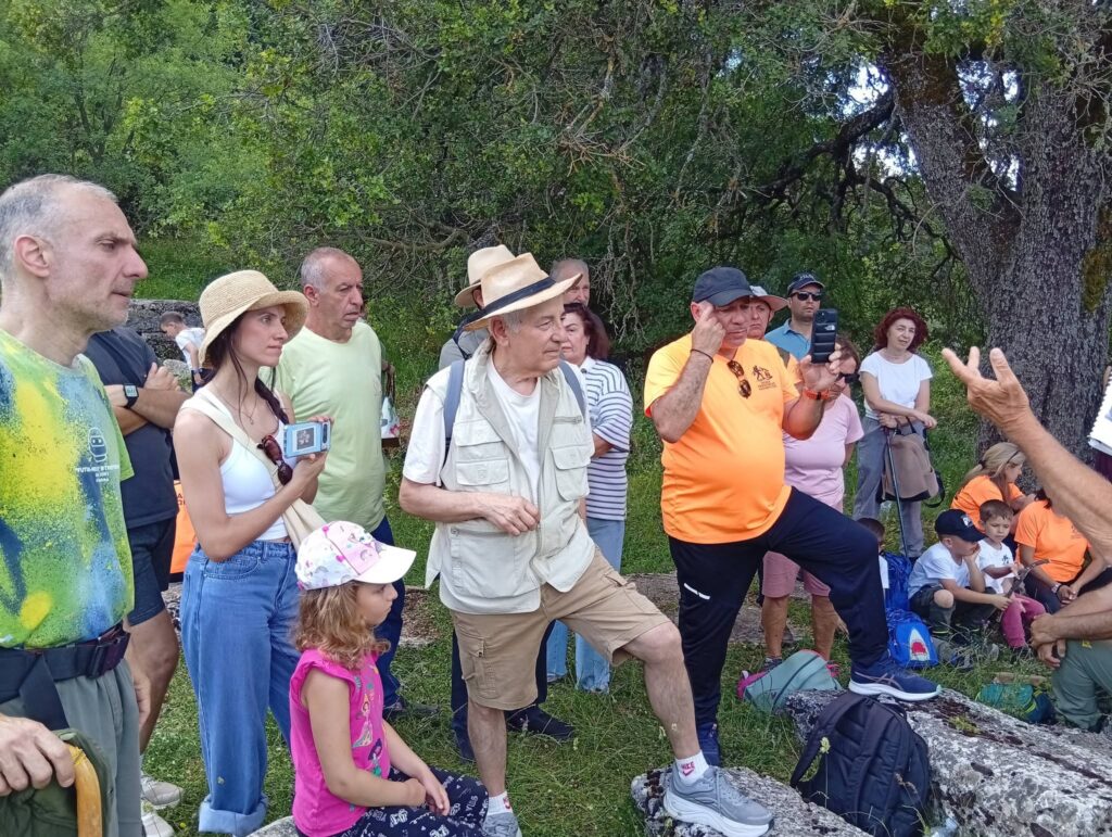 Η πρώτη ξενάγηση στους Αρχαίους Λουσούς Καλαβρύτων, από τον Σύλλογο ΦΩΤΟ 33 Η πρώτη ξενάγηση στους Αρχαίους Λουσούς Καλαβρύτων, από τον Σύλλογο ΦΩΤΟ