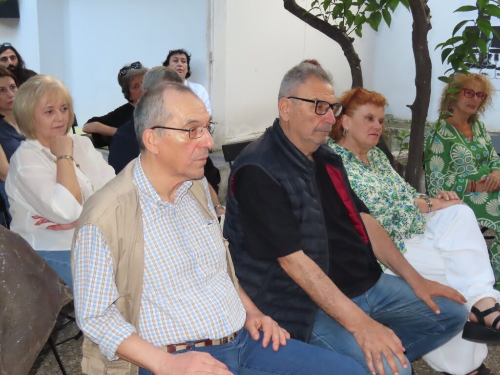 Η παρουσίαση του βιβλίου «Ταξιδεύοντας- Ο μαγικός κόσμος των άστρων και των ηλεκτρονίων» ΦΩΤΟ 32 Η παρουσίαση του βιβλίου «Ταξιδεύοντας- Ο μαγικός κόσμος των άστρων και των ηλεκτρονίων» ΦΩΤΟ