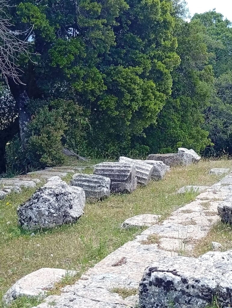 Η πρώτη ξενάγηση στους Αρχαίους Λουσούς Καλαβρύτων, από τον Σύλλογο ΦΩΤΟ 29 Η πρώτη ξενάγηση στους Αρχαίους Λουσούς Καλαβρύτων, από τον Σύλλογο ΦΩΤΟ