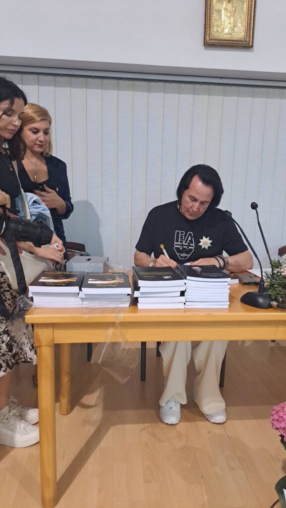 Τιμήθηκε, στην Πάτρα, ο Ασημάκης Παπαδάτος - Μέντης ΦΩΤΟ