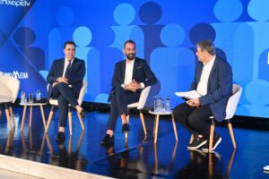 Ο περιφερειάρχης Νεκτάριος Φαρμάκης στο Συνέδριο «Δυτικά Επιχειρείν» στο Αγρίνιο ΦΩΤΟ