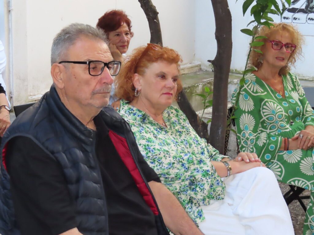 Η παρουσίαση του βιβλίου «Ταξιδεύοντας- Ο μαγικός κόσμος των άστρων και των ηλεκτρονίων» ΦΩΤΟ