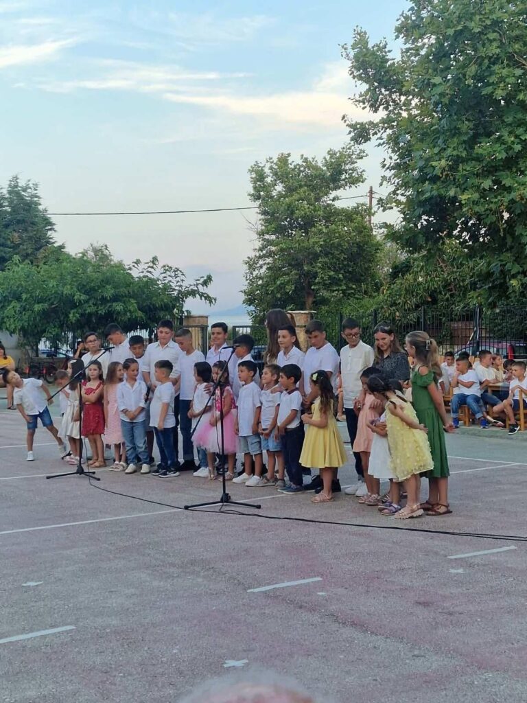 Τελετή λήξης της σχολικής χρονιάς στο 2ο Δημοτικό Ακράτας ΦΩΤΟ 30 Τελετή λήξης της σχολικής χρονιάς στο 2ο Δημοτικό Ακράτας ΦΩΤΟ
