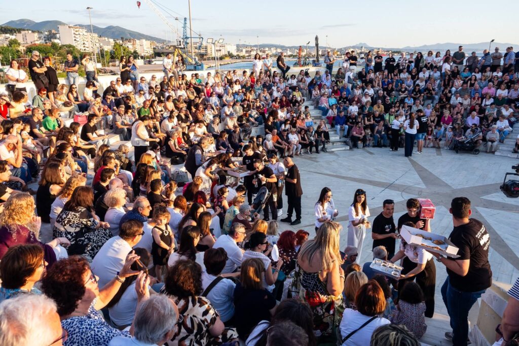 Η μεγάλη γιορτή των Κρητών της Πάτρας στο Θεατράκι ΦΩΤΟ