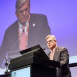 Ο καθηγητής του Πανεπιστημίου Πατρών Δημήτρης Γούμενος στην Γλασκώβη ΦΩΤΟ