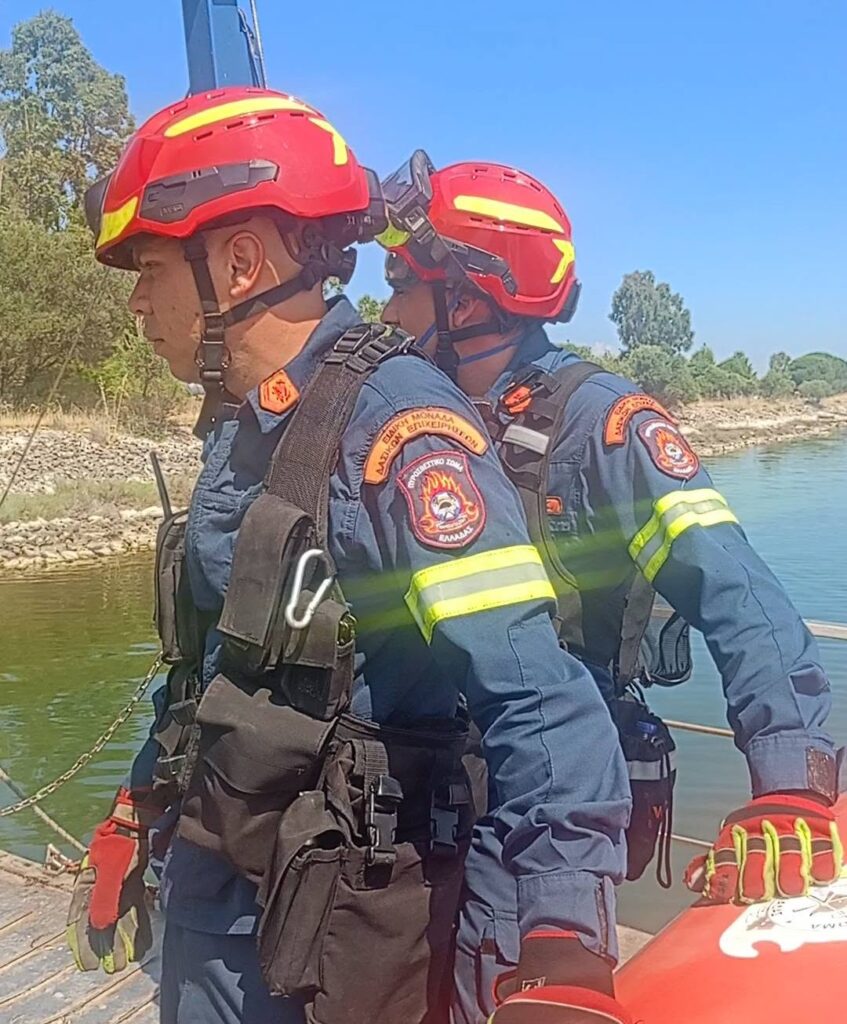 Πάτρα: Τα δασοκομάντος της 6ης ΕΜΟΔΕ «έριξαν στη θάλασσα» τη φωτιά και κέρδισαν την μάχη ΦΩΤΟ 29 Πάτρα: Τα δασοκομάντος της 6ης ΕΜΟΔΕ «έριξαν στη θάλασσα» τη φωτιά και κέρδισαν την μάχη ΦΩΤΟ