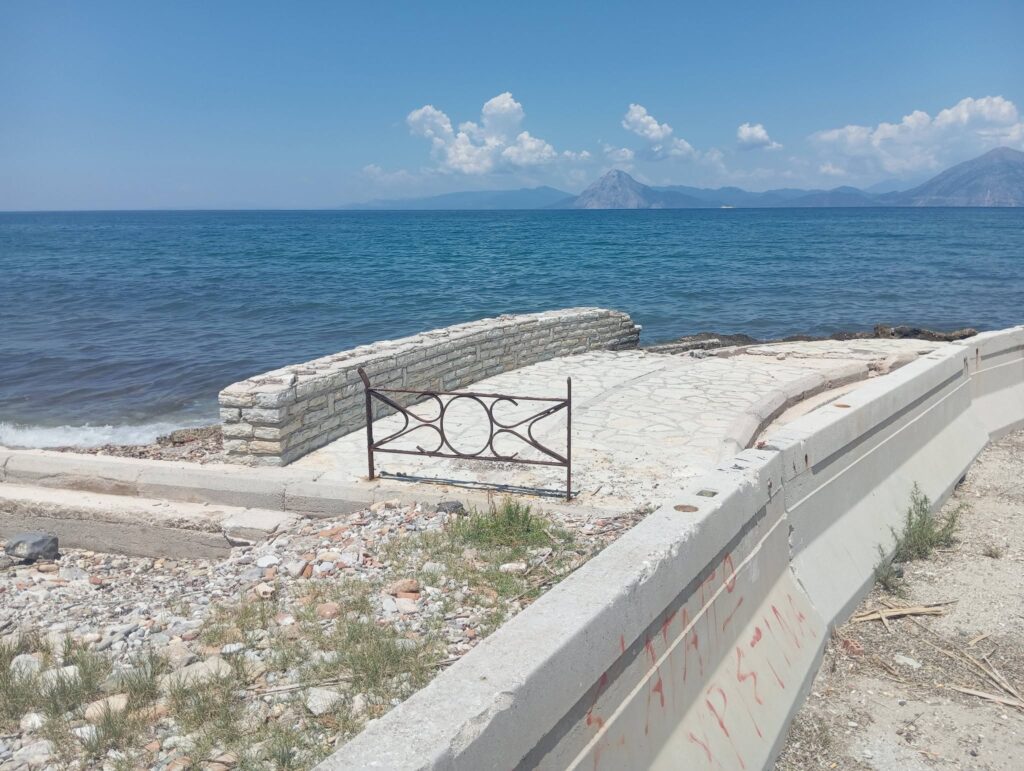 Πάτρα: Η διάβρωση «καταπίνει» και την Ακτή Δυμαίων - Κάτοικοι και καταστηματάρχες ξεσπούν στο Patrapress ΦΩΤΟ 32 Πάτρα: Η διάβρωση «καταπίνει» και την Ακτή Δυμαίων - Κάτοικοι και καταστηματάρχες ξεσπούν στο Patrapress ΦΩΤΟ