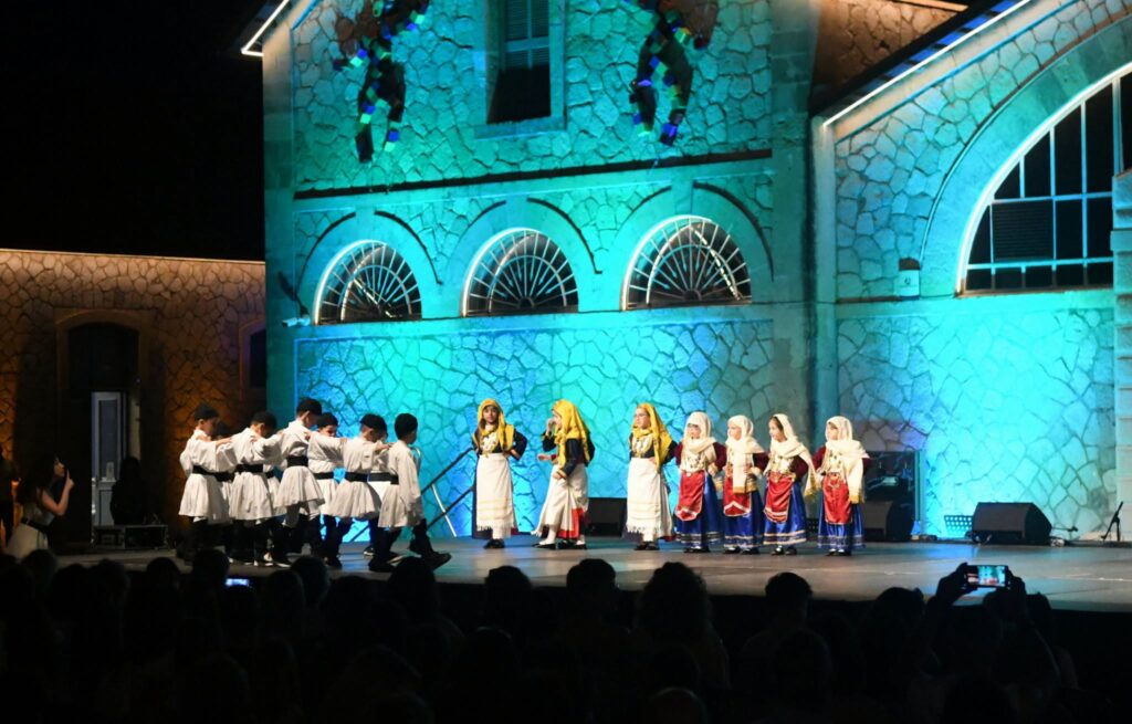 Διήμερο αφιερωμένο στην παράδοση, τη μνήμη, με χορό στην Πάτρα ΦΩΤΟ 31 Διήμερο αφιερωμένο στην παράδοση, τη μνήμη, με χορό στην Πάτρα ΦΩΤΟ