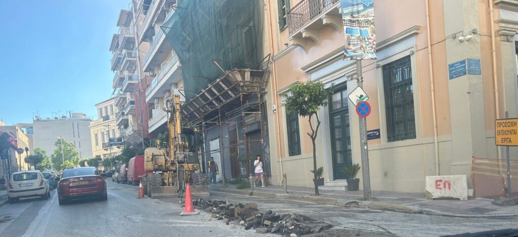 Πάτρα: Κυκλοφοριακό «έμφραγμα» στην Αγίου Ανδρέου - Οργή για έργα σε ώρες αιχμής ΦΩΤΟ 28 Πάτρα: Κυκλοφοριακό «έμφραγμα» στην Αγίου Ανδρέου - Οργή για έργα σε ώρες αιχμής ΦΩΤΟ