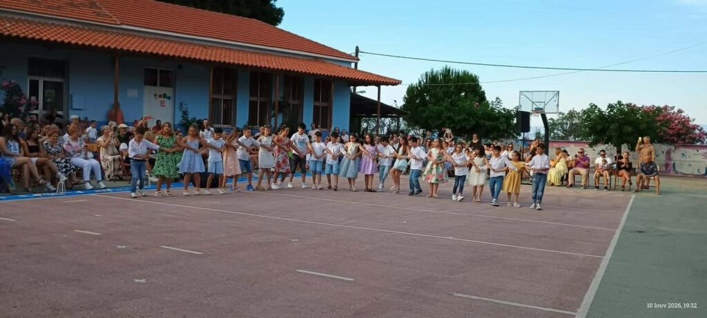 Τελετή λήξης της σχολικής χρονιάς στο 2ο Δημοτικό Ακράτας ΦΩΤΟ 35 Τελετή λήξης της σχολικής χρονιάς στο 2ο Δημοτικό Ακράτας ΦΩΤΟ