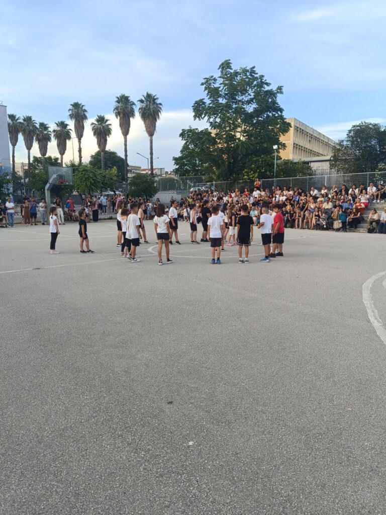 Φινάλε σχολικής χρονιάς, από τον Σύλλογο Γονέων του 15 Δημοτικού 2ου και 37ου Νηπιαγωγείου Πατρών ΦΩΤΟ 8 Φινάλε σχολικής χρονιάς, από τον Σύλλογο Γονέων του 15 Δημοτικού 2ου και 37ου Νηπιαγωγείου Πατρών ΦΩΤΟ