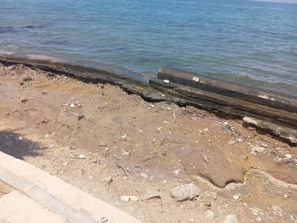 Πάτρα: Η διάβρωση «καταπίνει» και την Ακτή Δυμαίων - Κάτοικοι και καταστηματάρχες ξεσπούν στο Patrapress ΦΩΤΟ 31 Πάτρα: Η διάβρωση «καταπίνει» και την Ακτή Δυμαίων - Κάτοικοι και καταστηματάρχες ξεσπούν στο Patrapress ΦΩΤΟ