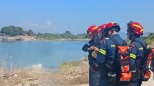 Πάτρα: Τα δασοκομάντος της 6ης ΕΜΟΔΕ «έριξαν στη θάλασσα» τη φωτιά και κέρδισαν την μάχη ΦΩΤΟ 33 Πάτρα: Τα δασοκομάντος της 6ης ΕΜΟΔΕ «έριξαν στη θάλασσα» τη φωτιά και κέρδισαν την μάχη ΦΩΤΟ