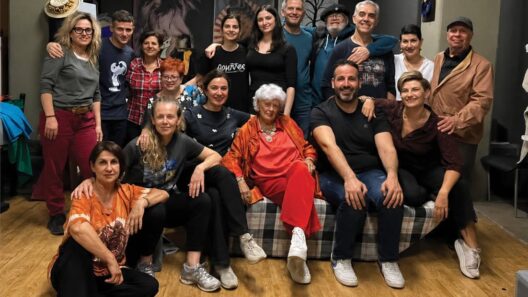 Η παράσταση «Αλαφροΐσκιωτους» στο Θέατρο Αγορά από το «Ρεφενέ» ΦΩΤΟ 41 Η παράσταση «Αλαφροΐσκιωτους» στο Θέατρο Αγορά από το «Ρεφενέ» ΦΩΤΟ