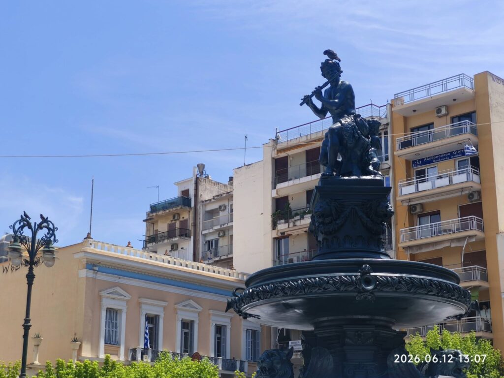Πάτρα: Λάμπει ξανά το ιστορικό συντριβάνι της Πλατείας Γεωργίου - Σημείο αναφοράς για τους ξένους το «παιδί με τον αυλό» και τα λιοντάρια ΦΩΤΟ 27 Πάτρα: Λάμπει ξανά το ιστορικό συντριβάνι της Πλατείας Γεωργίου - Σημείο αναφοράς για τους ξένους το «παιδί με τον αυλό» και τα λιοντάρια ΦΩΤΟ