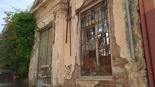 Αίγιο: Δύο χρόνια στα συρτάρια το ιστορικό εστιατόριο «Στέμμα» – Καταρρέει το διατηρητέο ΦΩΤΟ 37 Αίγιο: Δύο χρόνια στα συρτάρια το ιστορικό εστιατόριο «Στέμμα» – Καταρρέει το διατηρητέο ΦΩΤΟ