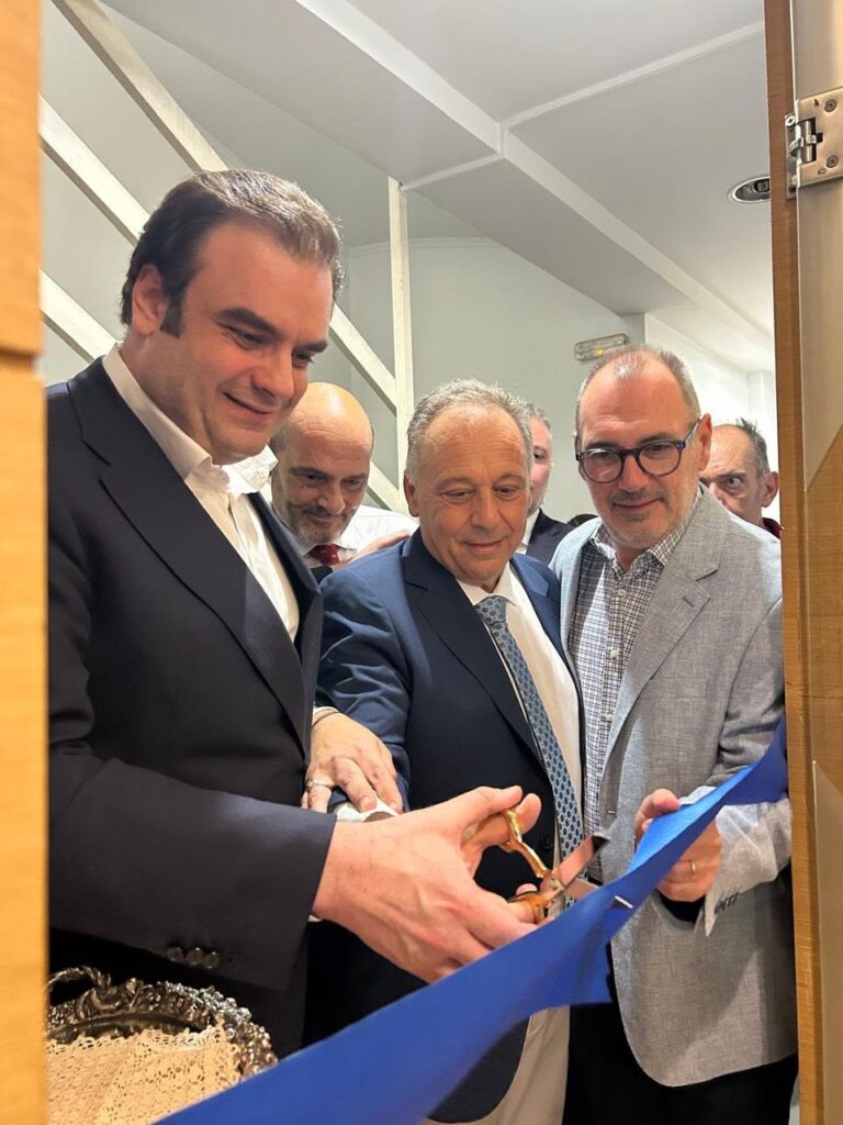 Πάτρα: Η περιοδεία του Κυριάκου Πιερρακάκη και τι συζήτησε ΦΩΤΟ 31 Πάτρα: Η περιοδεία του Κυριάκου Πιερρακάκη και τι συζήτησε ΦΩΤΟ