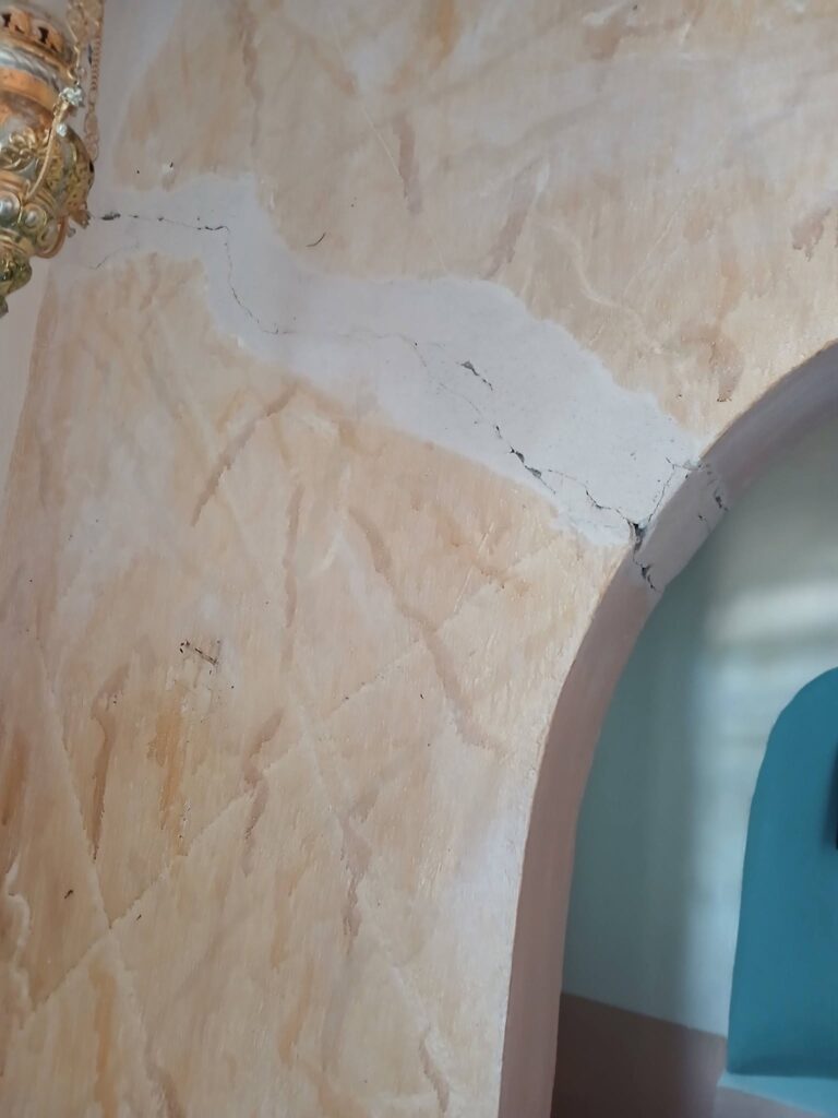 Αχαΐα: Ρωγμές σε ιστορικό εκκλησάκι του Προφήτη Ηλία, 200 ετών - Αιτία μία ανεμογεννήτρια ΦΩΤΟ 30 Αχαΐα: Ρωγμές σε ιστορικό εκκλησάκι του Προφήτη Ηλία, 200 ετών - Αιτία μία ανεμογεννήτρια ΦΩΤΟ