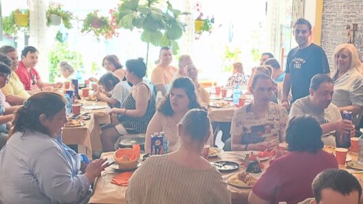 Το ΕΚΑΜΕ/ΑμεΑ Αιγίου στο«Σουρωτήρι» για φαγητό κέρασμα ΦΩΤΟ 40 Εκθεση στο Μεζεδοπωλείο