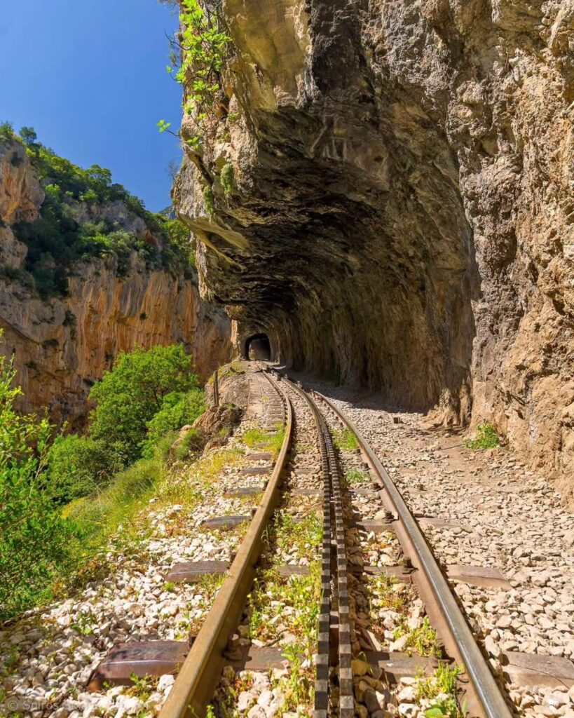 Το Φαράγγι του Βουραϊκού στη δυτική πλευρά του Χελμού ΦΩΤΟ 38 Το Φαράγγι του Βουραϊκού στη δυτική πλευρά του Χελμού ΦΩΤΟ