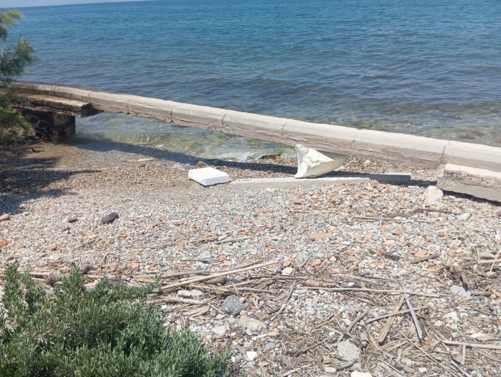 Πάτρα: Η διάβρωση «καταπίνει» και την Ακτή Δυμαίων - Κάτοικοι και καταστηματάρχες ξεσπούν στο Patrapress ΦΩΤΟ 29 Πάτρα: Η διάβρωση «καταπίνει» και την Ακτή Δυμαίων - Κάτοικοι και καταστηματάρχες ξεσπούν στο Patrapress ΦΩΤΟ