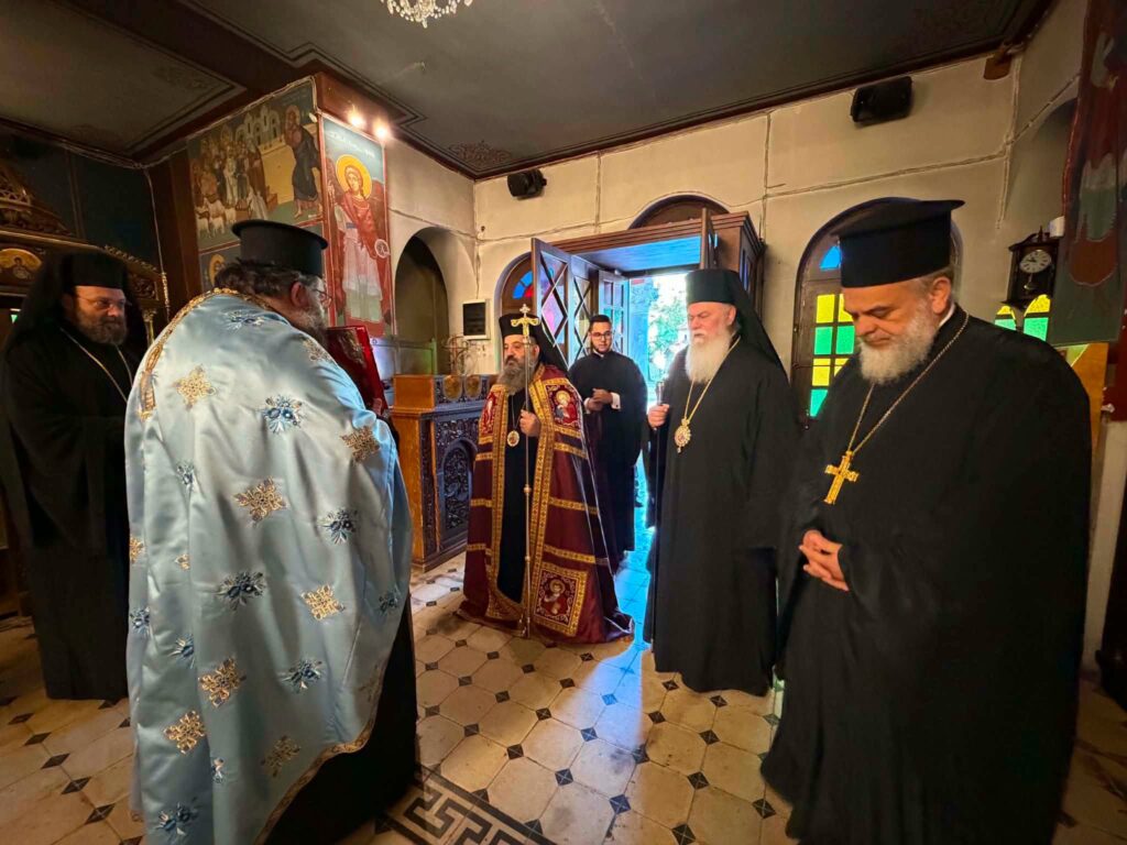Ο Μητροπολίτης Σύρου Δωρόθεος, στα Καλάβρυτα ΦΩΤΟ 36 Ο Μητροπολίτης Σύρου Δωρόθεος, στα Καλάβρυτα ΦΩΤΟ