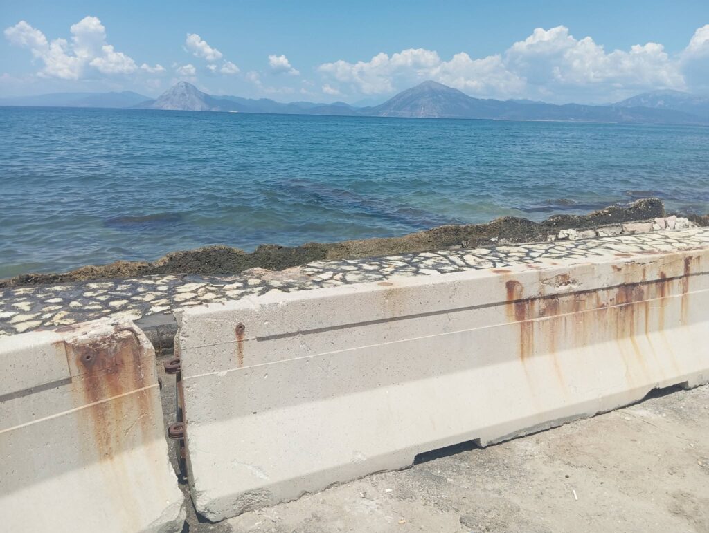Πάτρα: Η διάβρωση «καταπίνει» και την Ακτή Δυμαίων - Κάτοικοι και καταστηματάρχες ξεσπούν στο Patrapress ΦΩΤΟ 37 Πάτρα: Η διάβρωση «καταπίνει» και την Ακτή Δυμαίων - Κάτοικοι και καταστηματάρχες ξεσπούν στο Patrapress ΦΩΤΟ