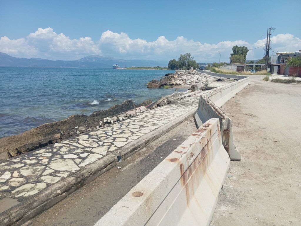 Πάτρα: Η διάβρωση «καταπίνει» και την Ακτή Δυμαίων - Κάτοικοι και καταστηματάρχες ξεσπούν στο Patrapress ΦΩΤΟ 35 Πάτρα: Η διάβρωση «καταπίνει» και την Ακτή Δυμαίων - Κάτοικοι και καταστηματάρχες ξεσπούν στο Patrapress ΦΩΤΟ